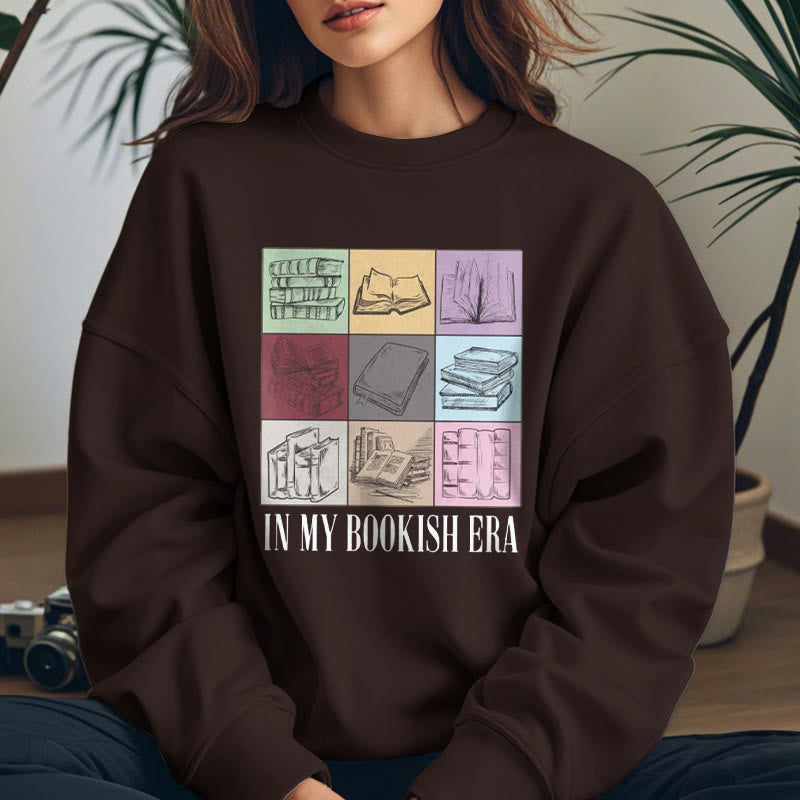 IN MY BOOKISH ERA Womens Crewneck Sweatshirt Pullover